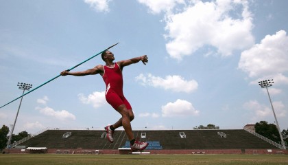男篮世界杯备战进入最后冲刺 李楠面临阵容磨合与伤病困扰双重考验