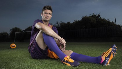 每体曝巴萨合作优步引争议，出租车协会威胁用鞭炮抗议，俱乐部商业转型遇阻