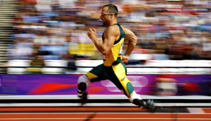 体育明星携手慈善机构举办公益赛 助力贫困地区儿童教育