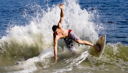 技术代表详解周琦哈达迪赛场冲突始末 CBA公司首席执行官张雄表态认同判罚决定