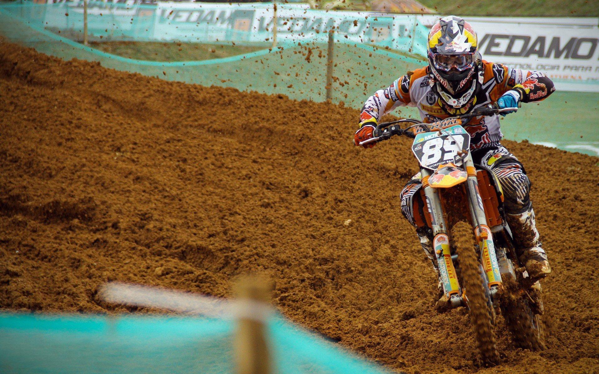 45岁女裁判的困境，美貌成为职业路上的绊脚石